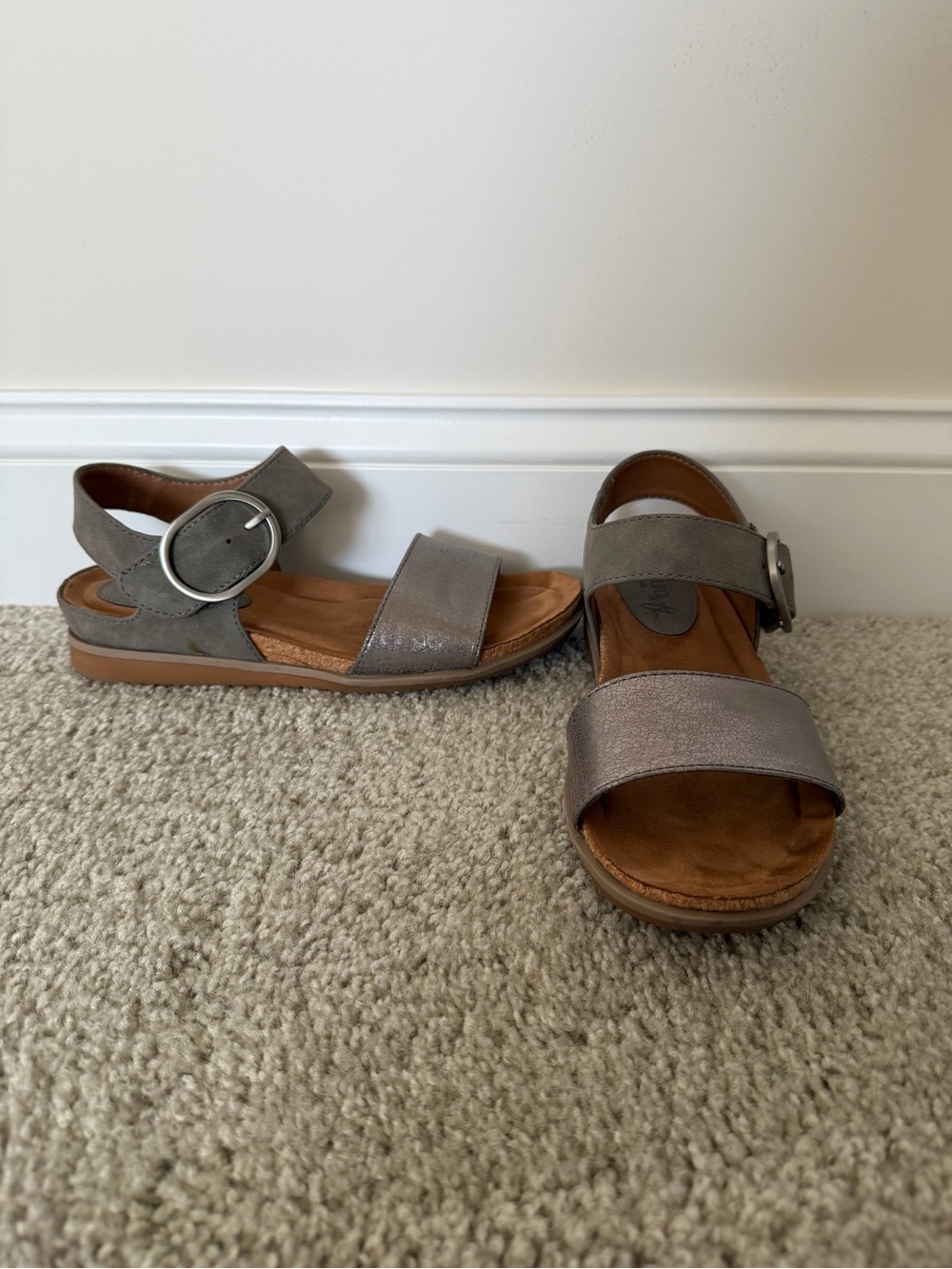 Eurosoft by Sofft sandals size 7.5